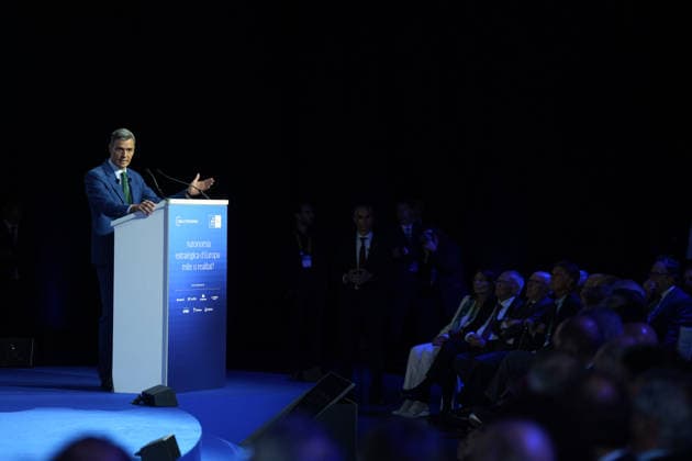 Third day of the 41st Meeting of the Cercle d Economia The President of the Government Pedro Sánchez, during the closing session of the 41st Meeting of the Cercle d Economia, on June 3, 2026, in Barcelona, Catalonia Spain This high-level economic and business forum, held at the Palau de Congressos de Catalunya, will feature the intervention of the President of the Government, Pedro Sánchez, who will address the priorities of the economic agenda of the legislature and Spains position in the face of the new challenges of the European Unions model of competitiveness and autonomy The President of the Government Pedro Sánchez during the closing session of the 41st Meeting of the Cercle d Economia, on June 3, 2026, in Barcelona, Catalonia Spain  Copyright: xDavidxZorrakinox 7568357