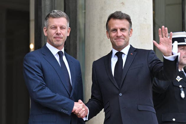 Emmanuel Macron welcomes Peter Magyar at the Elysee FA French President Emmanuel Macron welcomes Prime Minister of Hungary, Peter Magyar at the Elysee Palace in Paris on June 3, 2026. Photo by Firas Abdullah ABACAPRESS.COM Paris Ile-de-France France  Copyright: xAbdullahxFiras ABACAx