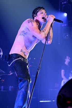 HOLLYWOOD FL - JUNE 02: Yungblud performs during The Idols World Tour at Hard Rock Live at the Seminole Hard Rock Hotel & Casino on June 2, 2026 in Hollywood, Florida. Copyright: xmpi04 MediaPunchx