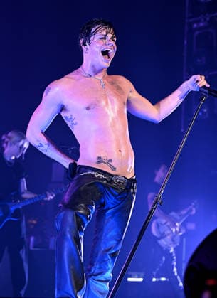 HOLLYWOOD FL - JUNE 02: Yungblud performs during The Idols World Tour at Hard Rock Live at the Seminole Hard Rock Hotel & Casino on June 2, 2026 in Hollywood, Florida. Copyright: xmpi04 MediaPunchx