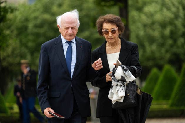 National Tribute To Late French Philosopher And Sociologist Edgar Morin - Paris Adviser to the Moroccan king Andre Azoulay (L) and his wife Katia attending a national tribute to late French philosopher and sociologist Edgar Morin at the Hotel des Invalides in Paris on June 2, 2026. Edgar Morin has died at the age of 104, on May 29, 2026. Photo by Alexis Jumeau ABACAPRESS.COM Paris France  Copyright: xJumeauxAlexis ABACAx