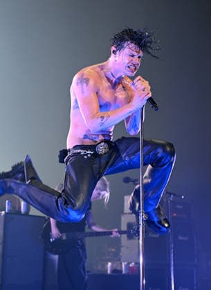 HOLLYWOOD FL - JUNE 02: Yungblud performs during The Idols World Tour at Hard Rock Live at the Seminole Hard Rock Hotel & Casino on June 2, 2026 in Hollywood, Florida. Copyright: xmpi04 MediaPunchx
