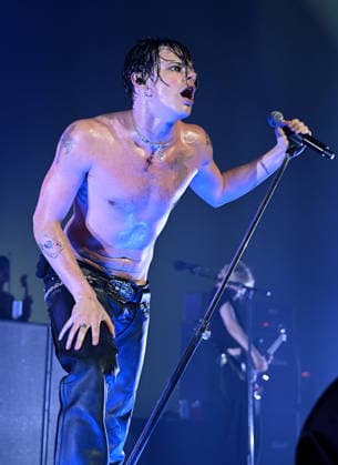 HOLLYWOOD FL - JUNE 02: Yungblud performs during The Idols World Tour at Hard Rock Live at the Seminole Hard Rock Hotel & Casino on June 2, 2026 in Hollywood, Florida. Copyright: xmpi04 MediaPunchx