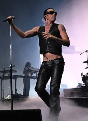 HOLLYWOOD FL - JUNE 02: Yungblud performs during The Idols World Tour at Hard Rock Live at the Seminole Hard Rock Hotel & Casino on June 2, 2026 in Hollywood, Florida. Copyright: xmpi04 MediaPunchx