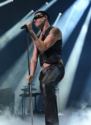 HOLLYWOOD FL - JUNE 02: Yungblud performs during The Idols World Tour at Hard Rock Live at the Seminole Hard Rock Hotel & Casino on June 2, 2026 in Hollywood, Florida. Copyright: xmpi04 MediaPunchx