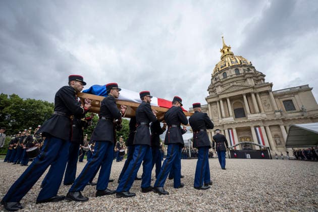 Republican Guards carry the coffin during a national tribute to late French philosopher and sociologist Edgar Morin at the Hotel des Invalides in Paris on June 2, 2026 Edgar Morin has died at the age of 104, on May 29, 2026 Eliot Blondet Pool Bestimage Paris France  Copyright: xEliotxBlondetx xPoolx xBestimagexEliotxBlondetx xPoolx xBestimagex