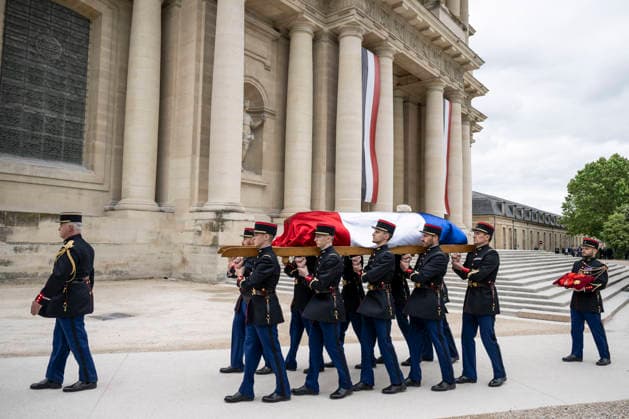 Republican Guards carry the coffin during a national tribute to late French philosopher and sociologist Edgar Morin at the Hotel des Invalides in Paris on June 2, 2026 Edgar Morin has died at the age of 104, on May 29, 2026 Eliot Blondet Pool Bestimage Paris France  Copyright: xEliotxBlondetx xPoolx xBestimagexEliotxBlondetx xPoolx xBestimagex