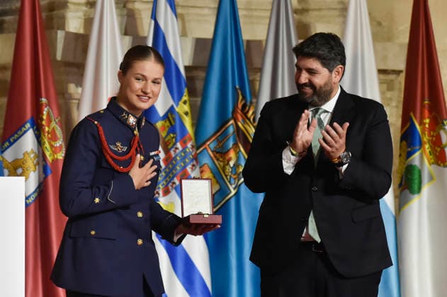 Presentation of the Gold Medal of the Region of Murcia to Princess Leonor The Princess of Asturias Leonor, accompanied by the President of Murcia, Fernando Lopez Miras d during the celebration of the institutional act of delivery of the Gold Medal of the Region of Murcia, June 3, 2026, in Murcia Spain This solemn event, developed in the Palace of San Esteban, is chaired by the head of the regional executive to award the highest distinction of the community to the Princess of Asturias, Leonor de Borbón, recognizing its institutional link and his career of public service to the State 03 JUNE 2026 Murcia Murcia Espana  Copyright: xDIMAx 7568655