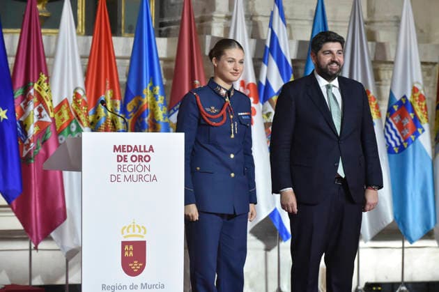Presentation of the Gold Medal of the Region of Murcia to Princess Leonor The Princess of Asturias Leonor, accompanied by the President of Murcia, Fernando Lopez Miras d during the celebration of the institutional act of delivery of the Gold Medal of the Region of Murcia, June 3, 2026, in Murcia Spain This solemn event, developed in the Palace of San Esteban, is chaired by the head of the regional executive to award the highest distinction of the community to the Princess of Asturias, Leonor de Borbón, recognizing its institutional link and his career of public service to the State 03 JUNE 2026 Murcia Murcia Espana  Copyright: xDIMAx 7568696