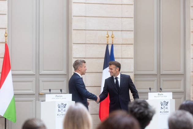 Emmanuel Macron President of the French Republic , receives Péter Magyar, Prime Minister of Hungary, at the Elysée Palace in Paris, on June 3, 2026 Their discussions focus on key European issues, including support for Ukraine and the continuation of sanctions against Russia, European security and defense, strengthening European competitiveness, and the preparation of the next multiannual financial framework Tiphaine Lebely Bestimage Emmanuel Macron President of the French Republic receives Péter Magyar, Prime Minister of Hungary, at the Elysée Palace in Paris, on June 3, 2026 Their discussions focus on key European issues, including support for Ukraine and the continuation of sanctions against Russia, European security and defense, strengt  Copyright: xTiphainexLebelyx xBestimagexTiphainexLebelyx xBestimagex
