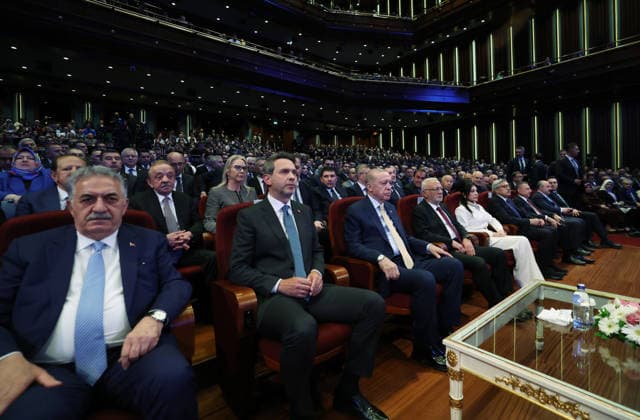Turkish President Recep Tayyip Erdogan ANKARA, TURKIYE - JUNE 03: (----EDITORIAL USE ONLY MANDATORY CREDIT - TURKISH PRESIDENCY MURAT CETINMUHURDAR HANDOUT - NO MARKETING NO ADVERTISING CAMPAIGNS - DISTRIBUTED AS A SERVICE TO CLIENTS----) Turkish President Recep Tayyip Erdogan (C) attends the Collective Opening Ceremony of the 2025 Renewable Energy Investments at the Bestepe Nation s Congress and Culture Center in Ankara, Turkiye, on June 03, 2026. Turkish Minister of Energy and Natural Resources Alparslan Bayraktar (2nd L), Deputy Chairman of the Justice and Development (AK) Party Hayati Yazici (L) and AK Party Deputy Chairman Mustafa Elitas (4th L) also attend the ceremony. Turkish Presidency Murat Cetinmuhurdar Anadolu Ankara Tu  Copyright: x2026xAnadoluxTurkishxPresidency xMuratxCetinmuhurdarx