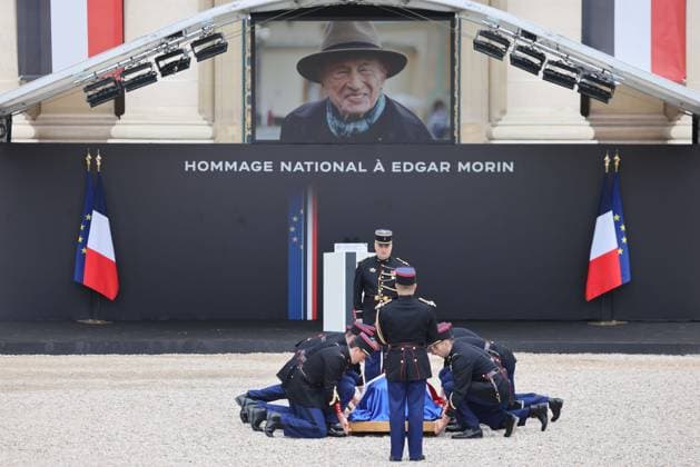 Paris, France le 03 juin 2026 - Le President de la Republique Emmanuel MACRON preside la ceremonie d hommage de la Nation a Edgar Morin, disparu le 29 mai dernier, aux Invalides - The President of the Republic Emmanuel MACRON presides over the Nation s tribute ceremony to Edgar Morin, who passed away on May 29, at the Invalides  Copyright: xSebastienxTOUBONx