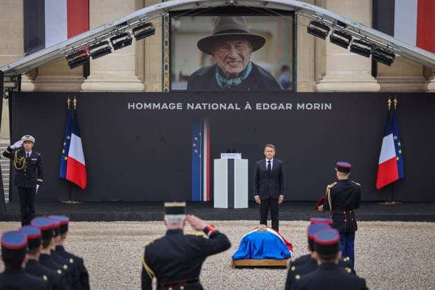 Paris, France le 03 juin 2026 - Le President de la Republique Emmanuel MACRON preside la ceremonie d hommage de la Nation a Edgar Morin, disparu le 29 mai dernier, aux Invalides - The President of the Republic Emmanuel MACRON presides over the Nation s tribute ceremony to Edgar Morin, who passed away on May 29, at the Invalides  Copyright: xSebastienxTOUBONx
