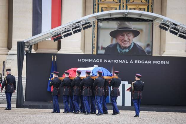 Paris, France le 03 juin 2026 - Le President de la Republique Emmanuel MACRON preside la ceremonie d hommage de la Nation a Edgar Morin, disparu le 29 mai dernier, aux Invalides - The President of the Republic Emmanuel MACRON presides over the Nation s tribute ceremony to Edgar Morin, who passed away on May 29, at the Invalides  Copyright: xSebastienxTOUBONx