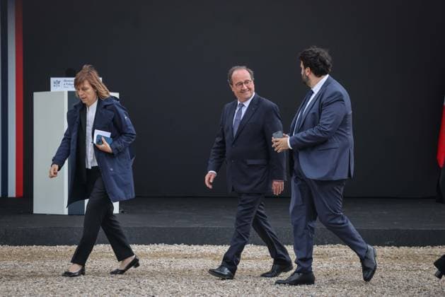 Paris, France le 03 juin 2026 - Le President de la Republique Emmanuel MACRON preside la ceremonie d hommage de la Nation a Edgar Morin, disparu le 29 mai dernier, aux Invalides - The President of the Republic Emmanuel MACRON presides over the Nation s tribute ceremony to Edgar Morin, who passed away on May 29, at the Invalides Ici Francois HOLLANDE  Copyright: xSebastienxTOUBONx