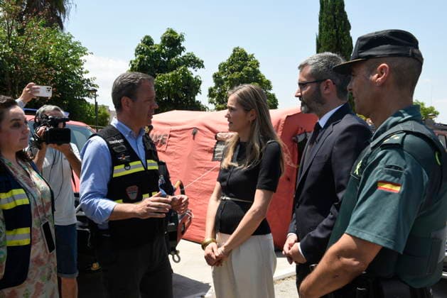 Second day of extinguishing the fire in Los Garres Murcia and has forced preventive evictions The third vice president and Minister for Ecological Transition and the Demographic Challenge, Sara Aagesen, visits the Advanced Command post of the fire in Los Garres, June 2, 2026, in Murcia, Region of Murcia Spain The fire declared yesterday afternoon June 3 in the Murcian districts of Los Garres and Lages caused the activation of the Infomur Plan in emergency phase, in situation two, A total of 250 troops from the Region of Murcia are working in the area, along with local and state resources Units of the Third Intervention Battalion of the Military Emergency Unit UME have gone from their base in Bétera Valencia to help in fighting this fire, a  Copyright: xVictorxFernandezx 7568801