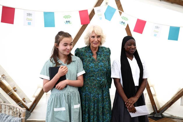 Queen Camilla attends the Big Lunch event at the British Library Britain s Queen Camilla poses for a picture with young Poet Laureate s Maya (L) and Latifah during a Big Lunch event at the British Library in central London, on June 3, 2026, to mark the National Year of Reading. The Big Lunch, is the UK™s annual celebration bringing millions of neighbours and communities together in a nationwide act of friendship on the first weekend in June every year since 2009. The Queen has been Patron of The Big Lunch since 2013. The erroneous mention s appearing in the metadata of this photo by Henry NICHOLLS has been modified in AFP systems in the following manner: JUNE 3 instead of JUNE 2 . Please immediately remove the erroneous mention  Copyright: xHENRYxNICHOLLSx xPAxROTAx-xB68x xAvalonx 1107519141