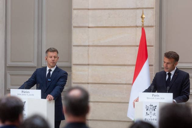 French President Receives the Prime Minister of Hungary - Paris France s President Emmanuel Macron and Hungary s Prime Minister Peter Magyar during a joint press conference after a meeting at The Elysee Presidential Palace in Paris, France on June 3, 2026. Photo by Tiphaine Lebely Pool ABACAPRESS.COM Paris France  Copyright: xLebelyxTiphaine Pool ABACAx