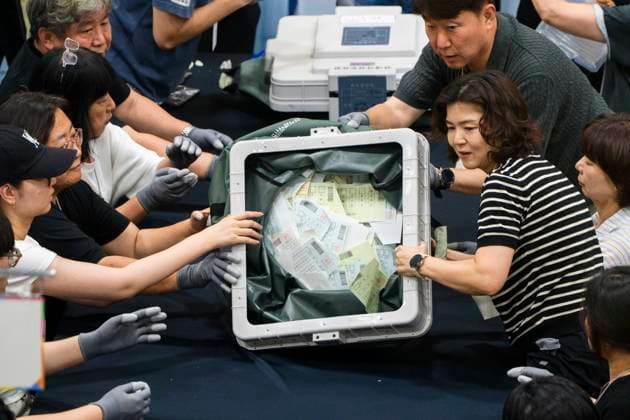 June 3, 2026, Seoul, South Korea: Poll workers count ballots after the conclusion of voting in South KoreaÃ¢â‚¬â ¢s local elections on Wednesday, June 3, 2026 in Seoul, South Korea. Seoul South Korea  - ZUMAh163 20260603_znp_h163_045 Copyright: xJintakxHanx