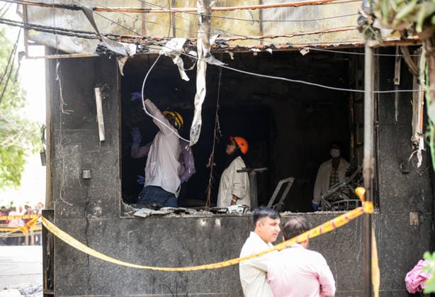 A forensic team at a site of fire in a restaurant at Malviya Nagar New Delhi, Jun 03 (ANI): A forensic team at a site of a fire in a restaurant at Malviya Nagar, in New Delhi on Wednesday. 21 people died so far. NEW DELHI Delhi India Copyright: xANIx ANI_20260603207