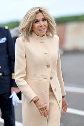 Brigitte Macron And Charles Kushner Welcome American Veterans At D-Day Anniversary - Deauville Brigitte Macron and United States Ambassador to France Charles Kushner attend the 82nd anniversary of the D-Day landings at Deauville Airport to welcome American veterans in Deauville, France on June 3, 2026. Photo by Franck Castel ABACAPRESS.COM Deauville France  Copyright: xCastelxFranck ABACAx