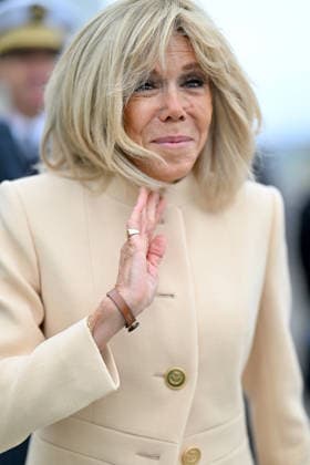Brigitte Macron And Charles Kushner Welcome American Veterans At D-Day Anniversary - Deauville Brigitte Macron and United States Ambassador to France Charles Kushner attend the 82nd anniversary of the D-Day landings at Deauville Airport to welcome American veterans in Deauville, France on June 3, 2026. Photo by Franck Castel ABACAPRESS.COM Deauville France  Copyright: xCastelxFranck ABACAx