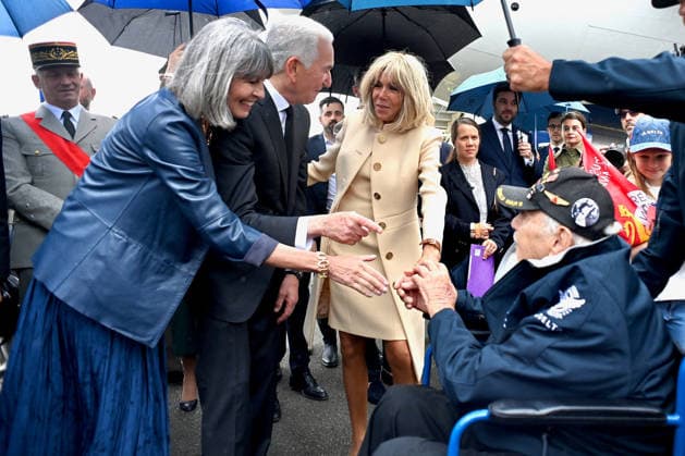 Brigitte Macron And Charles Kushner Welcome American Veterans At D-Day Anniversary - Deauville Brigitte Macron and United States Ambassador to France Charles Kushner attend the 82nd anniversary of the D-Day landings at Deauville Airport to welcome American veterans in Deauville, France on June 3, 2026. Photo by Franck Castel ABACAPRESS.COM Deauville France  Copyright: xCastelxFranck ABACAx