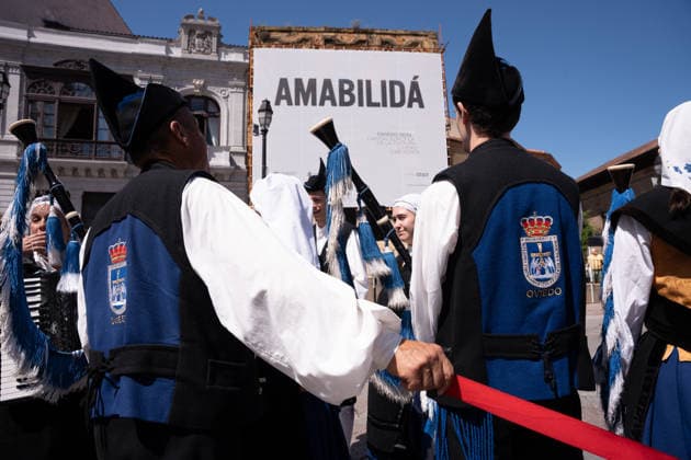 Celebration of World Cider Day in Oviedo Celebration of World Cider Day, on June 3, 2026, in Oviedo, Asturias, Spain This festive event, held in the Cathedral Square of Oviedo, brings together cider makers, cider makers and citizens in a day of celebration of Asturian cider culture, declared Intangible Cultural Heritage of Humanity, cider makers and citizens in a day of exaltation of Asturian cider culture, declared Intangible Cultural Heritage of Humanity, which includes demonstrations of cider pouring and traditional tastings 03 JUNE 2026 Oviedo Asturias Oviedo Asturias Spain  Copyright: xJuanxVegax 7569086