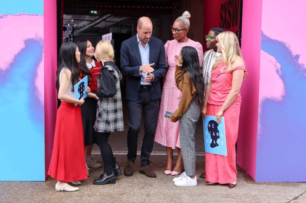 June 3, 2026, London, London, UK: London, UK. WILLIAM, PRINCE OF WALES poses with Dr Tessy Ojo, CEO of The Diana Award and the award winners as he departs from the SXSW London festival at The Truman Brewery in Shoreditch, London, after visiting The Diana Award, this year s charity partner of the festival. During the visit, Prince William met young people recently recognised with the Legacy Award and heard how they are continuing the work of the late Diana, Princess of Wales. London UK  - ZUMAl94_ 20260603_zaf_l94_020 Copyright: xDinendraxHariax
