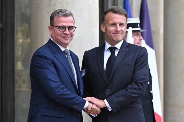 News Bilder des Tages Emmanuel Macron welcomes Petteri Orpo at the Elysee FA French President Emmanuel Macron welcomes Prime Minister of the Republic of Finland Petteri Orpo at the Elysee Palace in Paris on June 3, 2026. Photo by Firas Abdullah ABACAPRESS.COM Paris Ile-de-France France  Copyright: xAbdullahxFiras ABACAx