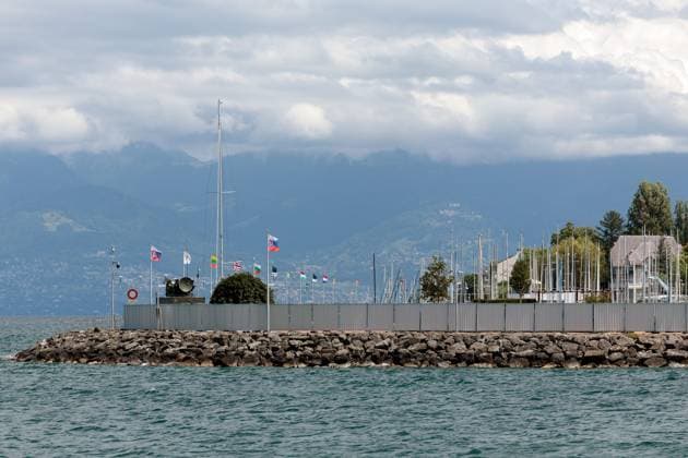 PREPARATIVES G7 PHOTOPQR LE DAUPHINE Grégory YETCHMENIZA Évian les Bains 03 06 2026 Evian les Bains Haute Savoie , June 3rd Twelve days before the G7 summit, security measures in the town of Evian les Bains are becoming increasingly visible, as evidenced by the temporary military zone ZMT on the lakefront The Royal Hotel which will host the summit overlooks the town Grégory Yetchmeniza Le Dauphiné Evian, France, june 3rd 2026 Twelve days before the G7 summit, security measures in the town of Evian les Bains are becoming increasingly visible, as evidenced by the temporary military zone ZMT on the lakefront The Royal Hotel, which will host the summit, overlooks the town Évian les Bains Haute Savoie Rhône Alpes France  Copyright: xPHOTOPQR LExDAUPHINE MAXPPPxGrégoryxYETCHMENIZAx 20260603JDL1721 20260603JDL1721