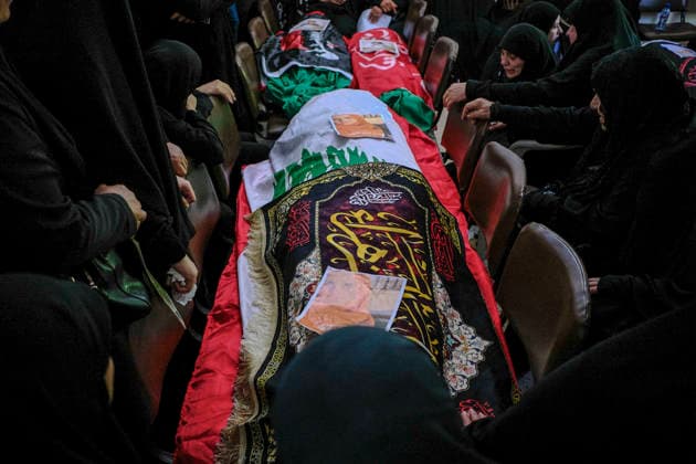 People mourn during the funeral procession for members of a Lebanese family in Wardaniyeh, Lebanon, 03 June 2026. A displaced Lebanese family, parents Hassan Abdullah and Hanan Shehab, along with their children Leen, Ali, Ibrahim, and Julia, were killed in an Israeli airstrike in Marwanieh, south Lebanon. According to the Lebanese Ministry of Health, Israeli attacks across Lebanon have killed more than 3,500 people and injured more than 10,600 since renewed hostilities between Israel and Hezbollah began in March 2026. Funeral for Lebanese family killed in Israeli airstrike !ACHTUNG: NUR REDAKTIONELLE NUTZUNG!  Copyright: xEdgarxGutiérrezx GRAF189 20260603-55020488476_1
