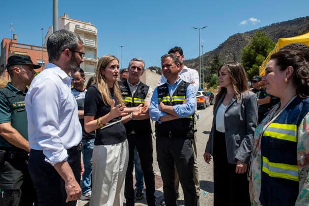 Second day of extinguishing the fire in Los Garres Murcia and has forced preventive evictions The third vice president and Minister for Ecological Transition and Demographic Challenge, Sara Aagesen, visits the Advanced Command post of the fire in Los Garres, June 2, 2026, in Murcia, Region of Murcia Spain The fire declared yesterday afternoon June 3 in the Murcian districts of Los Garres and Lages caused the activation of the Infomur Plan in emergency phase, in situation two, A total of 250 troops from the Region of Murcia are working in the area, along with local and state resources Units of the Third Battalion of Intervention of the Military Emergency Unit UME have gone from their base in Bétera Valencia to help in fighting this fire, af  Copyright: xVictorxFernandezx 7569310