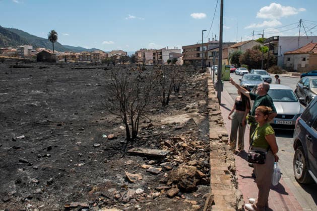 Second day of extinguishing the fire in Los Garres Murcia and has forced preventive evictions Burned areas by fire in Los Garres, June 2, 2026, in Murcia, Region of Murcia Spain The fire declared yesterday afternoon June 3 in the Murcian districts of Los Garres and Lages caused the activation of the Infomur Plan in emergency phase, in situation two, A total of 250 troops from the Region of Murcia are working in the area, along with local and state resources Units of the Third Intervention Battalion of the Military Emergency Unit UME have gone from their base in Bétera Valencia to help in fighting this fire, after being requested by the President of the Regional Government, Fernando López Miras 03 JUNE 2026 Víctor Ferná Murcia, Region de Mu  Copyright: xVictorxFernandezx 7569332