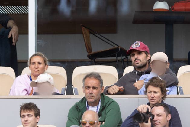 Hugo Bonneval, his partner Tatiana Golovin and their children in the stands during the Day Eleven of the 2026 Roland Garros French Open on June 03, 2026 in Paris, France Jacovides Moreau Bestimage Celebs in the stands during the Day Eleven of the 2026 French Open on June 03, 2026 in Paris, France Paris France  Copyright: xJACOVIDES-MOREAUx xBESTIMAGExJACOVIDES-MOREAUx xBESTIMAGEx