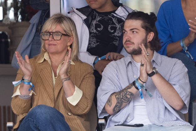 Flavie Flament with her son Enzo Castaldi singer La Zoz in the stands during the Day Eleven of the 2026 French Open on June 03, 2026 in Paris, France Jacovides Moreau Bestimage Celebs in the stands during the Day Eleven of the 2026 French Open on June 03, 2026 in Paris, France Paris France  Copyright: xJACOVIDES-MOREAUx xBESTIMAGExJACOVIDES-MOREAUx xBESTIMAGEx