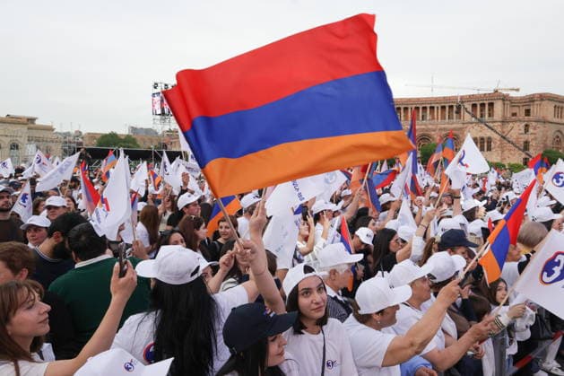 ARMENIA, YEREVAN - JUNE 3, 2026: Activists rally for Strong Armenia in Republic Square ahead of the June 7 election to the National Assembly Yerevan Armenia  - ZUMAt113 20260603_zaa_t113_798 Copyright: xAlexanderxPatrinx