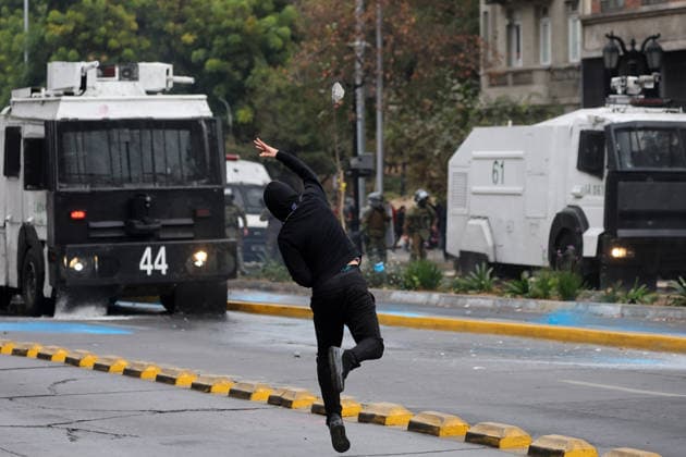 Santiago, June 3, 2026 The Chilean Student Confederation calls for a national strike day, with a march from Plaza Baquedano Jonnathan Oyarzun Aton Chile, Aton 1161804  Copyright: JONNATHANxOYARZUN ATONxCHILE