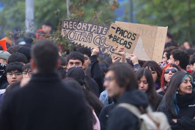 Santiago, June 3, 2026 The Chilean Student Confederation calls for a national strike, with a march from Plaza Baquedano Jonnathan Oyarzun Aton Chile, Aton 1161810  Copyright: JONNATHANxOYARZUN ATONxCHILE