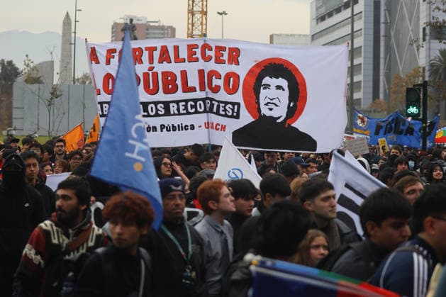 Santiago, June 3, 2026 The Chilean Student Confederation calls for a national strike day, with a march from Plaza Baquedano Jonnathan Oyarzun Aton Chile, Aton 1161876  Copyright: JONNATHANxOYARZUN ATONxCHILE