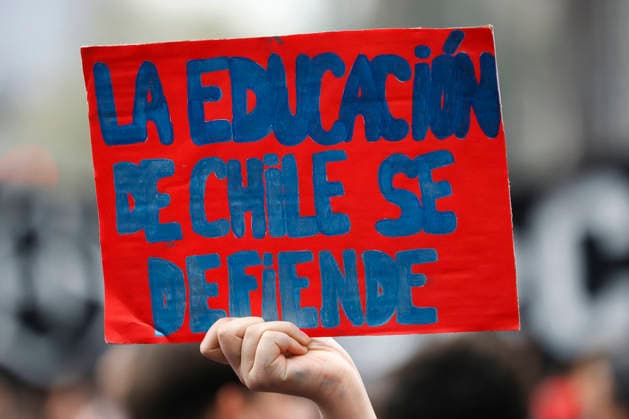 Santiago, June 3, 2026 Confech calls for a march from Plaza Baquedano despite not being authorized in that sector People gather in front of the theater of the University of Chile Dragomir Yankovic Aton Chile, Aton 1161889  Copyright: DRAGOMIRxYANKOVIC ATONxCHILE