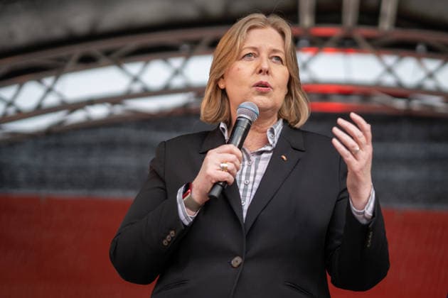 Bärbel Bas, Bundesministerin für Arbeit und Soziales, nimmt am Jahresempfang der SPD-Fraktion in Erfurt teil;Jahresempfang der SPD-Fraktion im Thüringer Landtag, Erfurt Thüringen Deutschland Innenhof Landtag Thüringen *** Bärbel Bas, Federal Minister of Labor and Social Affairs, attends the annual reception of the SPD parliamentary group in Erfurt Annual reception of the SPD parliamentary group in the Thuringian state parliament, Erfurt Thuringia Germany Courtyard of the Thuringian state parliament