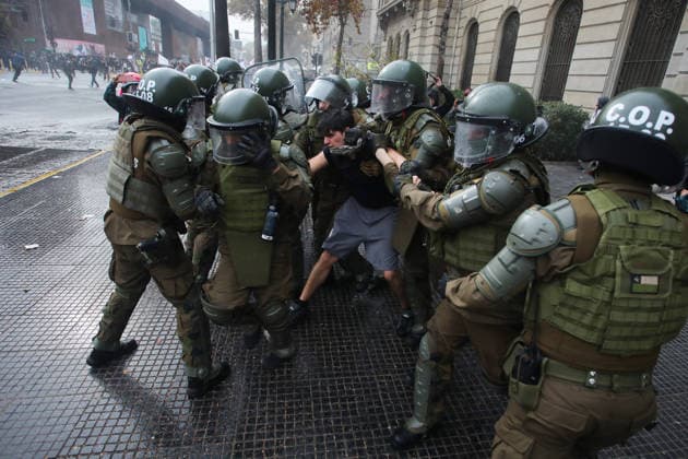 Santiago, June 3, 2026 The Chilean Student Confederation calls for a national strike day, with a march from Plaza Baquedano Jonnathan Oyarzun Aton Chile, Aton 1161912  Copyright: JONNATHANxOYARZUN ATONxCHILE