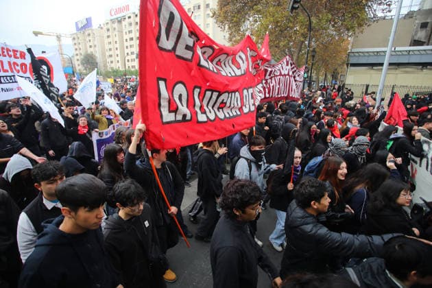 Santiago, June 3, 2026 The Chilean Student Confederation calls for a national strike day, with a march from Plaza Baquedano Jonnathan Oyarzun Aton Chile, Aton 1161918  Copyright: JONNATHANxOYARZUN ATONxCHILE