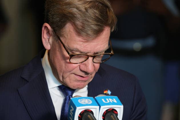 News Bilder des Tages June 3, 2026, New York, New York, USA: GermanyÃ¢â‚¬â ¢s Federal Minister for Foreign Affairs JOHANN WADEPHUL speaks to reporters at the General Assembly stakeout after Germany lost its bid for a non-permanent seat on the UN Security Council for the 2027Ã¢â‚¬2028 term, with Austria and Portugal elected from the Western European and Others Group, at UNHQ. New York USA - ZUMAo116 20260603_znp_o116_009 Copyright: xBiancaxOterox