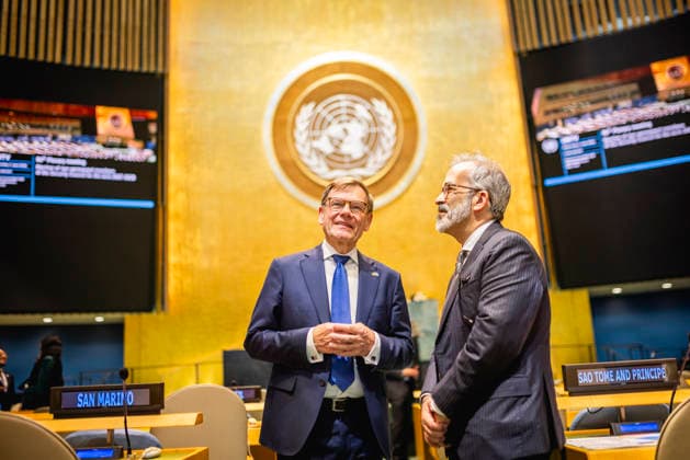 (L-R) Johann Wadephul (CDU), Bundesaussenminister, und Paulo Rangel, Aussenminister von Portugal, aufgenommen im Rahmen der Wahl zu den nicht-staendigen Sitzen im Sicherheitsrat der Vereinten Nationen in New York City, 03.06.2026. Fotografiert im Auftrag des Auswaertigen Amtes New York City Vereinigte Staaten von Amerika *** L R Johann Wadephul CDU , Federal Foreign Minister, and Paulo Rangel, Foreign Minister of Portugal, taken during the election for the non-permanent seats on the United Nations Security Council in New York City, 03 06 2026 Photographed on behalf of the Department of State New York City United States of America Copyright: xJulianexSonntag AAx