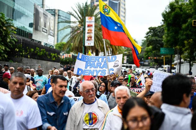 Protesters in Venezuela demand higher wages and presidential elections CARACAS, VENEZUELA - JUNE 3: Public sector workers, students, and relatives of political prisoners march toward the U.S. Embassy to demand higher wages, decent working conditions, the release of political prisoners, and the calling of presidential elections in Caracas, Venezuela, June 3, 2026. Maxwell Briceno Anadolu Caracas Venezuela. Editorial use only. Please get in touch for any other usage.  Copyright: x2026xAnadoluxMaxwellxBricenox
