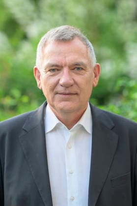 v.l.: Jan van Aken, Die Linke (Parteivorsitzender), GER, Berlin, Studio, zu Gast bei Maischberger, politische Talkshow, TV, Format, mit Moderatorin Sandra Maischberger, Das Erste, aus Adlershof Am Studio 20, 03.06. 2026, *** v l Jan van Aken, Die Linke Party Chairman , GER, Berlin, Studio, guest on Maischberger, political talk show, TV, format, with presenter Sandra Maischberger, Das Erste, from Adlershof Am Studio 20, 03 06 2026, Copyright: HMBxMedia UwexKoch