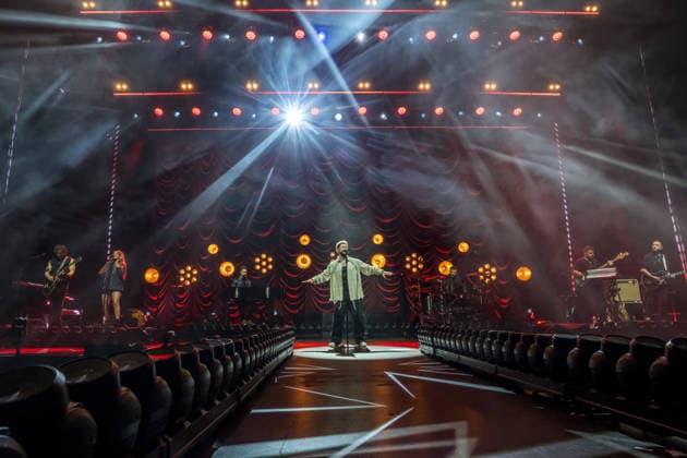Calum Scott tritt am 3. Juni 2026 im Rahmen seiner The Avenoir Tour in der QUARTERBACK Immobilien ARENA in Leipzig auf. Rund 4.500 Zuschauer verfolgten das Konzert des britischen Sängers und Songwriters, der unter anderem die Hits You Are The Reason, Dancing On My Own, Biblical und No Matter What sowie aktuelle Songs seines neuen Albums präsentierte. Bekannt wurde Scott 2015 durch seine Teilnahme an der britischen Castingshow Britain™s Got Talent, wo er mit seiner Interpretation von Dancing On My Own den Golden Buzzer erhielt und international Aufmerksamkeit erlangte. Calum Scott Leipzig *** Calum Scott performs at the QUARTERBACK Immobilien ARENA in Leipzig on June 3, 2026 as part of his The Av