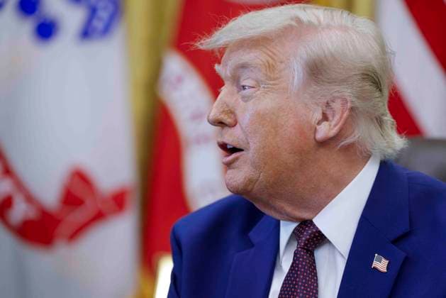 US President Donald J. Trump takes questions from the news media during an executive order signing ceremony US President Donald J. Trump delivers remarks during a signing ceremony in the Oval Office of the White House in Washington, DC, USA, 03 June 2026. President Trump signed executive orders on the federal workforce and immigration. WASHINGTON DISTRICT OF COLUMBIA United States  Copyright: xPool ABACAx